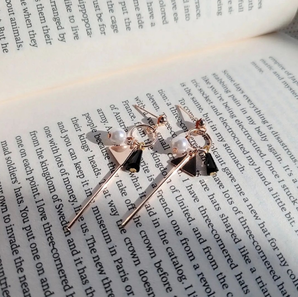 ⚡️BOGO 50% Off⚡️ Cute earrings